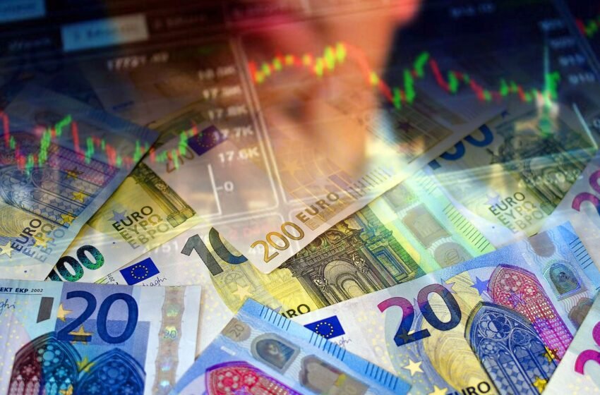  НБУ продовжує знижувати курс євро. Яка вартість валюти встановлена на завтра