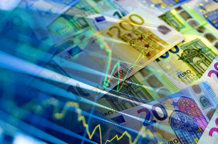  НБУ відступив від рекорду. Наскільки знизився курс євро?