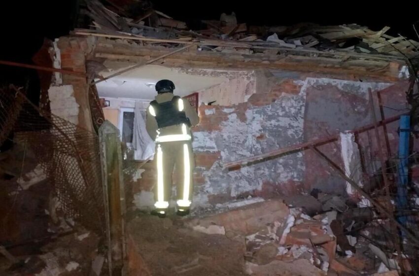  Рятувальники показали кадри із Сум після удару авіабомбами РФ