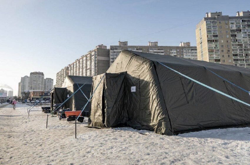  Тисячі будинків у Києві без опалення при -15 після атаки: глава МЗС звернувся до союзників