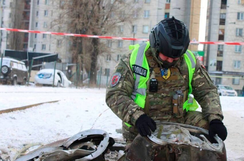 Ракета з бойовою частиною впала серед будинків: поліція знешкодила “Іскандер-М” в Києві