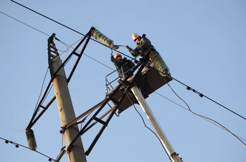  В Україні почали вводити аварійні відключення світла: де не діють графіки