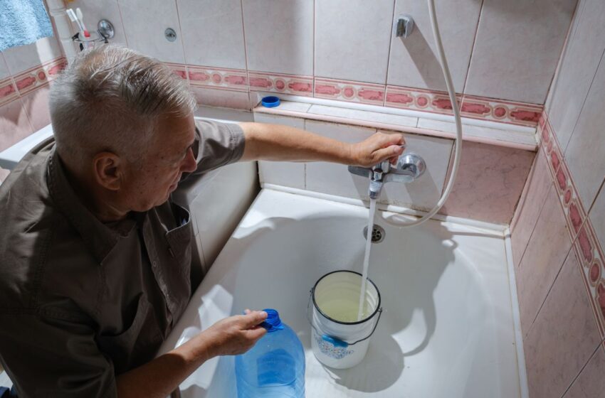  Вода в аварійному режимі, тролейбуси не ходять: у Сумах перебої зі світлом після атак