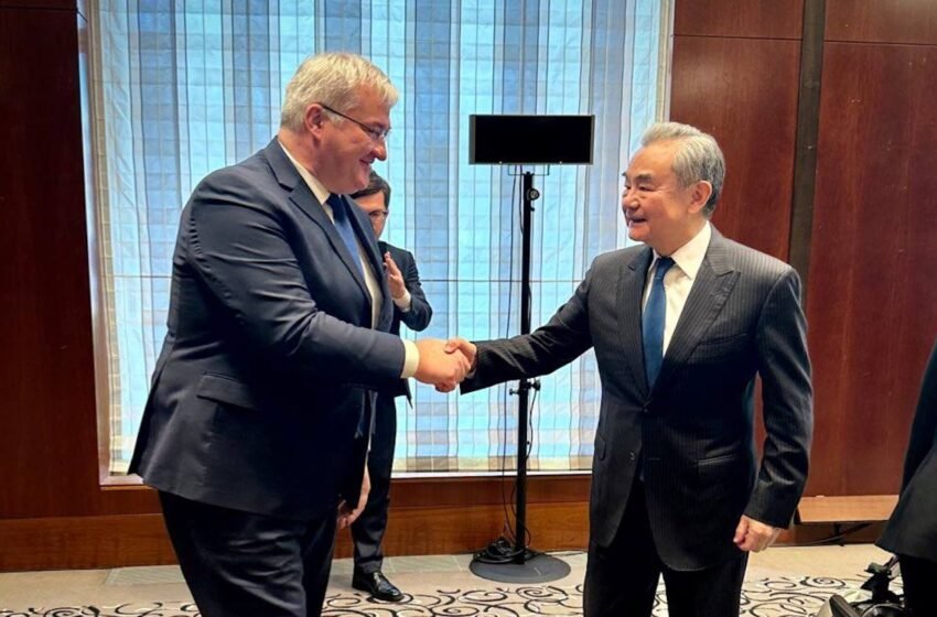  Сибіга готується до поїздки в Китай: у МЗС розкрили деталі домовленостей в Мюнхені