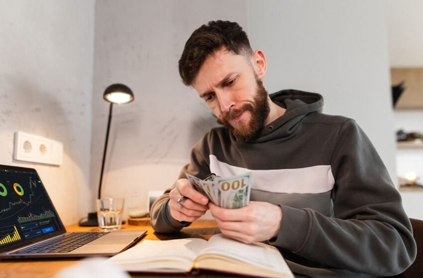  100 тисяч “тануть” під матрацом? Як зберегти гроші від інфляції у 2026 році