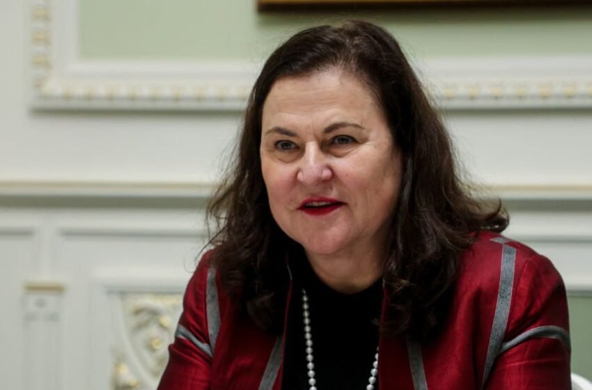  “Пропагандист, а не дипломат”: посол ЄС в Україні “рознесла” Марію Захарову