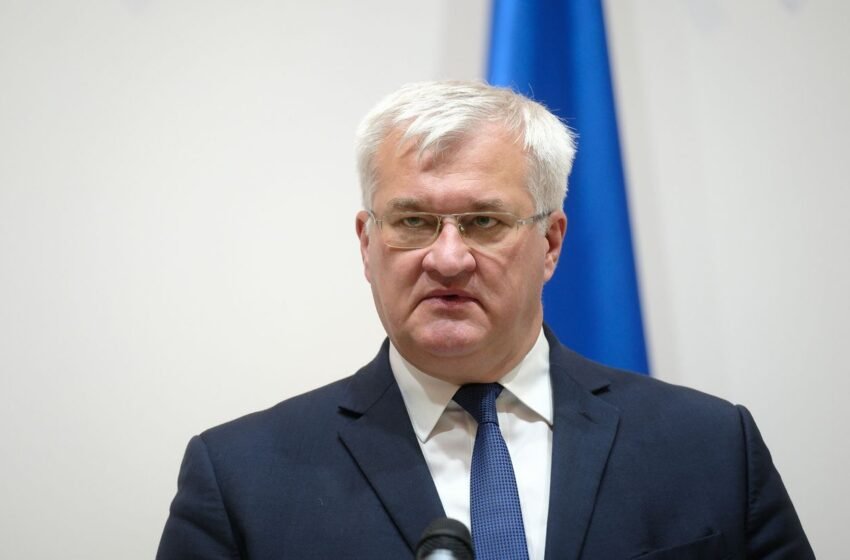  Російські нагороди викликають амнезію: Сибіга жорстко поставив Сійярто на місце