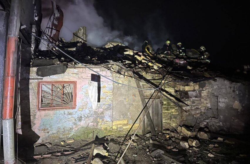  Окупанти знову атакували Одесу: в одному з районів загорівся будинок