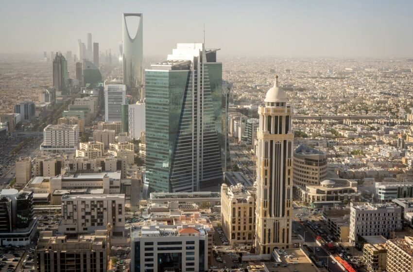  Відповідь на блокаду Ірану: Саудівська Аравія розгорнула перекачку нафти через пустелю