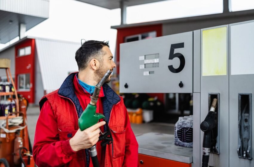  Цены как в Польше: почему топливо в Украине стремительно дорожает