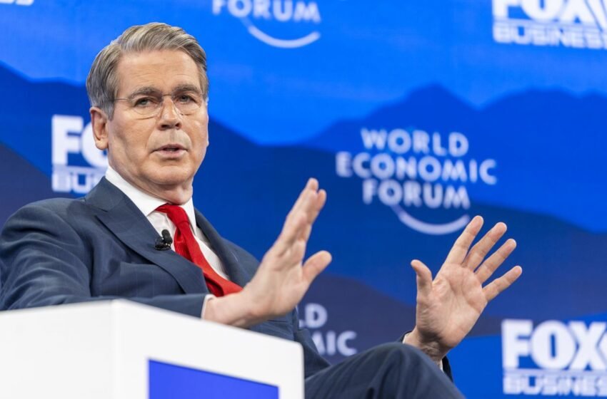  США разрешили Индии покупать российскую нефть, которая застряла в море: Бессент назвал причину