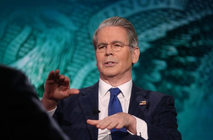  Мінфін США розглядає можливість зняття санкцій з іранської нафти