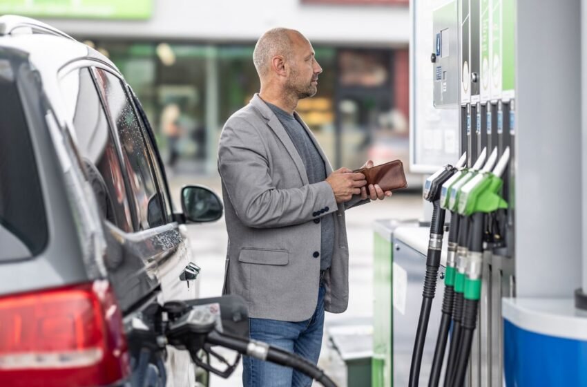  АЗС знову переписали ціни: яка ситуація на вечір і чи буде бензин по 100 гривень