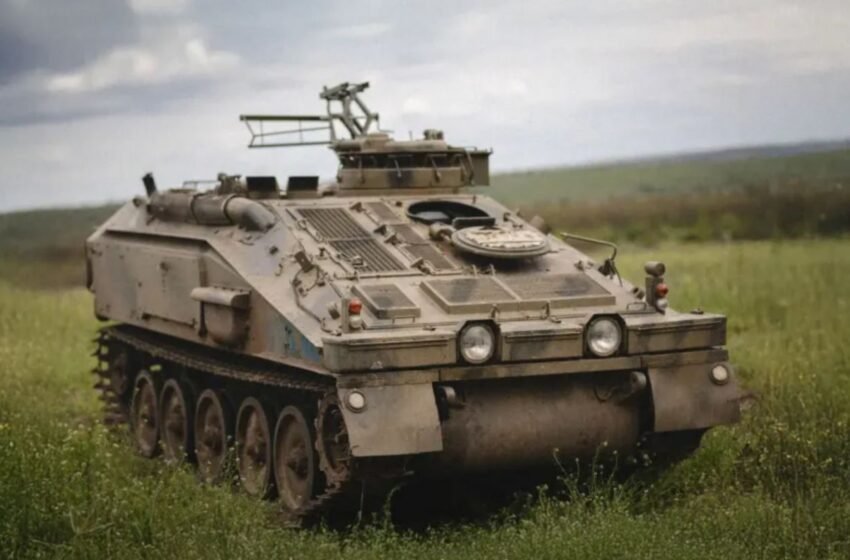  З гарматою та серйозною “максималкою”: що відомо про британські бронемашини у ЗСУ