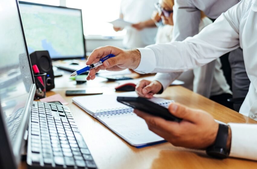  ФОПи, посилки та “податок на OLX”. Мінфін оприлюднив великий “податковий законопроєкт”