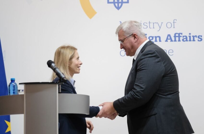  Велика делегація з ЄС приїде в Україну в роковини Бучі: Сибіга розкрив деталі