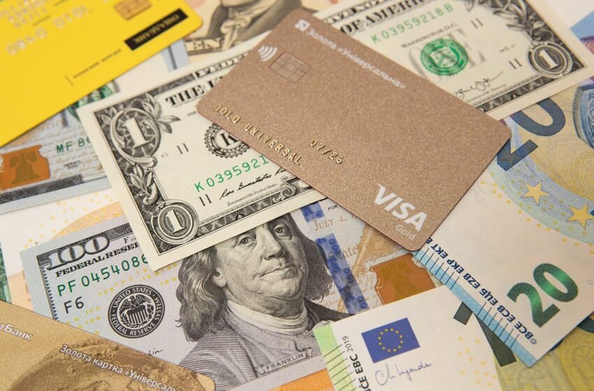  Кінець валютної паніки? Чого чекати від курсу долара та євро наступного тижня – прогноз банкіра