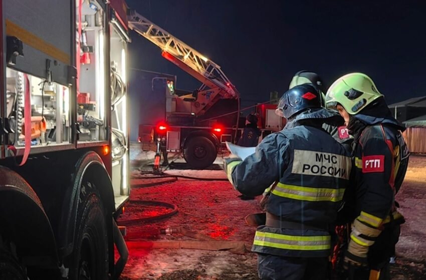  Нічна “бавовна” в тилу РФ: невідомі дрони влаштували вогняне шоу на Ярославському НПЗ