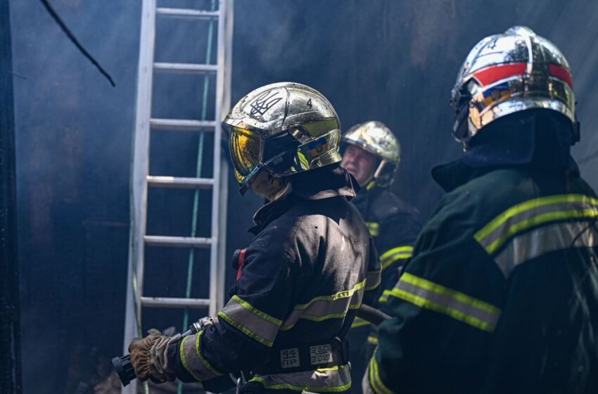  “Шахеди” масовано накрили передмістя Одеси: пошкоджено будинки та склад в порту