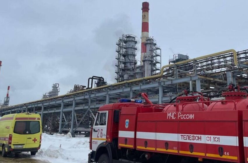  Мінус паливо для танків: удар по Ярославському НПЗ підірвав логістику окупантів