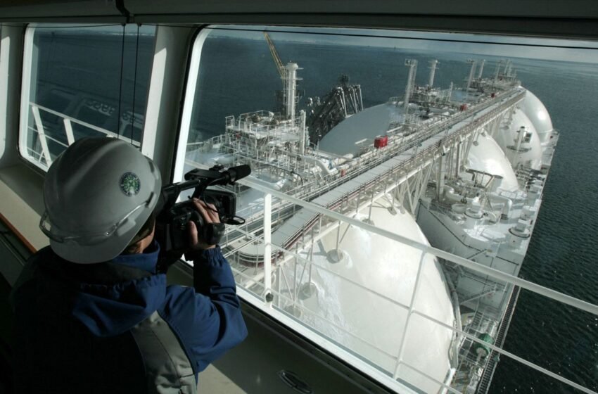  ЄС попередив про екологічну загрозу через російський танкер у Середземному морі