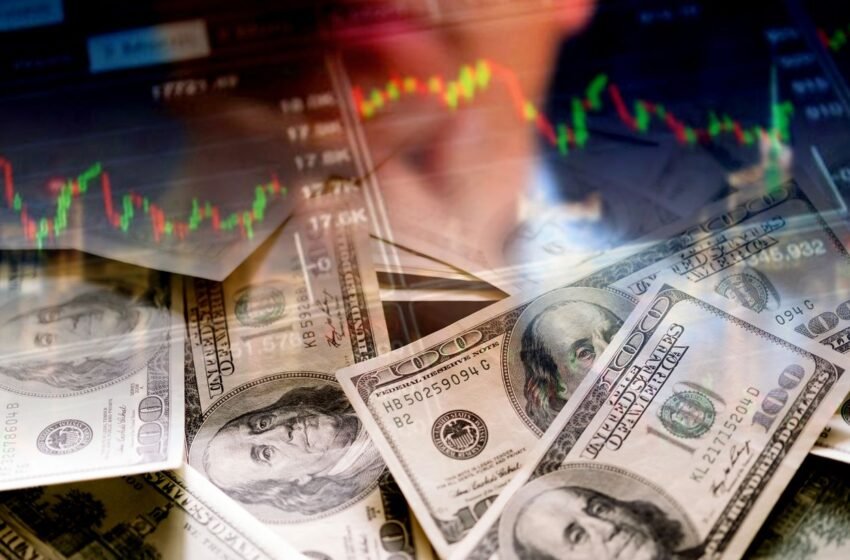  Долар та євро дешевшають після вихідних: курс в обмінниках та банках на 6 квітня
