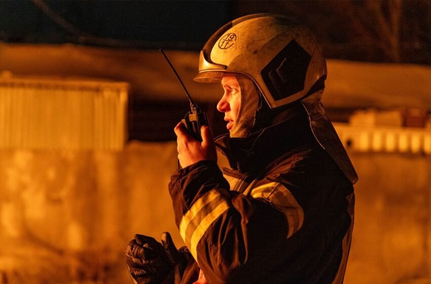  РФ атакувала дронами житловий сектор в Сумах: спалахнула пожежа, є постраждалі