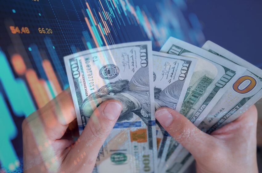  Долар та євро продовжують відкат: курс на 31 березня та чи законна комісія за перекази