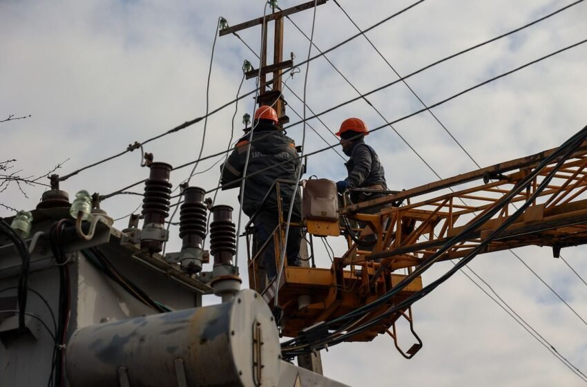 Росіяни атакували бригаду енергетиків на Харківщині, є постраждалі