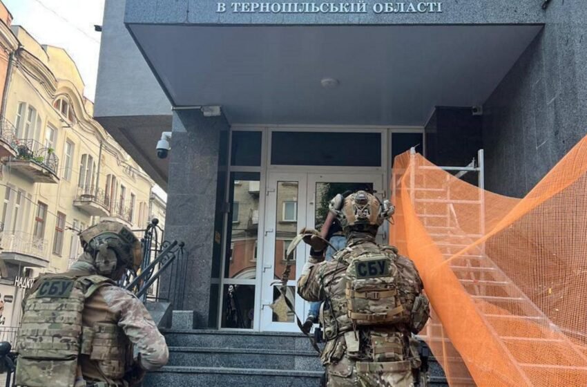  Серед затриманих – топпосадовці Нацполу: в трьох областях викрили схему з “порноофісами”