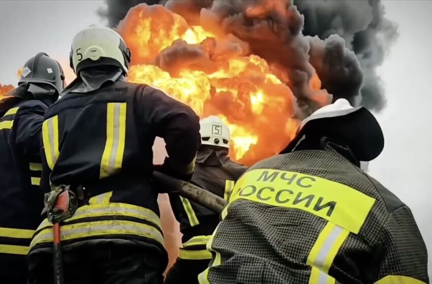  У Росії пожежу на великому НПЗ у Кірішах видно з супутника (фото)