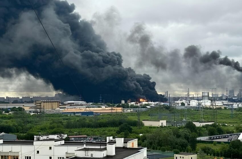  Пошкоджено “серце” нафтопереробного заводу в Москві: що відомо