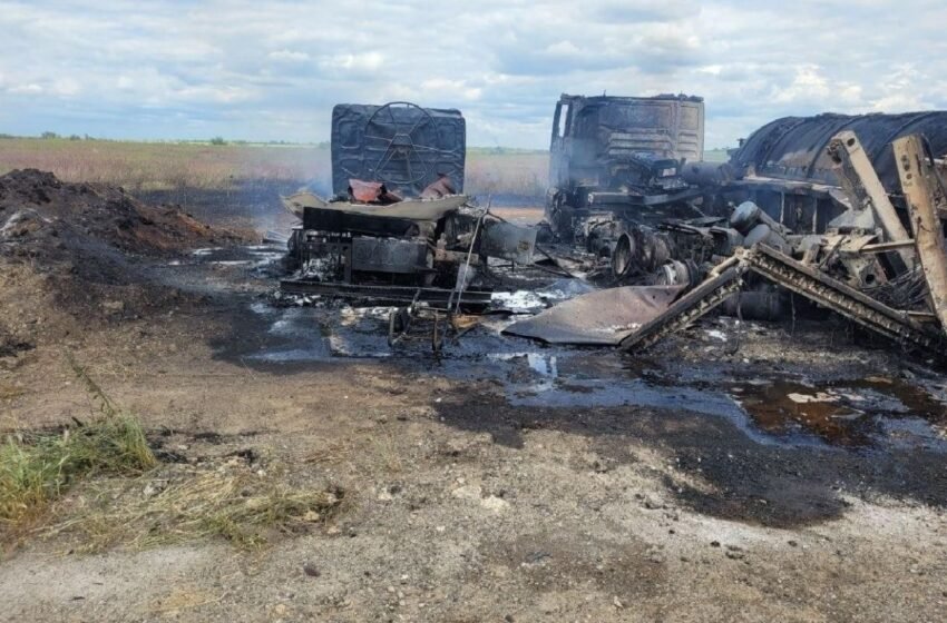  Окупанти атакували дроном дорожників, знищено техніку (фото)