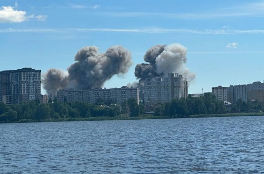  Воронеж сколихнули вибухи, під ударом важливий для росіян завод (фото, відео)