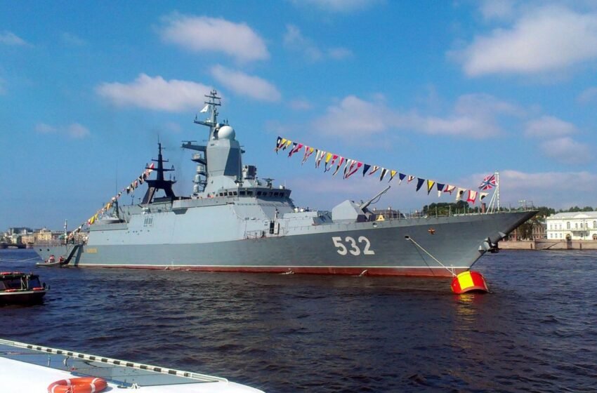  З’явилося відео з палаючим корветом “Бойкий” після атаки під Петербургом