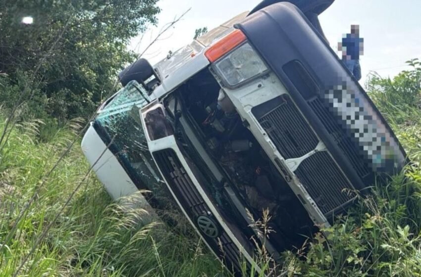  На Харківщині перекинувся автобус з дітьми та вчителями, є постраждалі