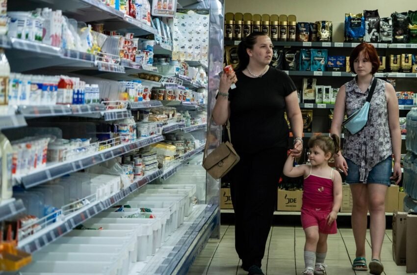  У Криму почався дефіцит продуктів: полиці з цукром і гречкою порожніють