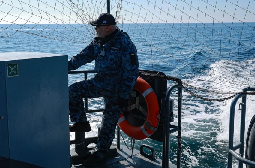  Росіяни вдарили по іноземних суднах у морі, ВМС України евакуювали людей: є жертва