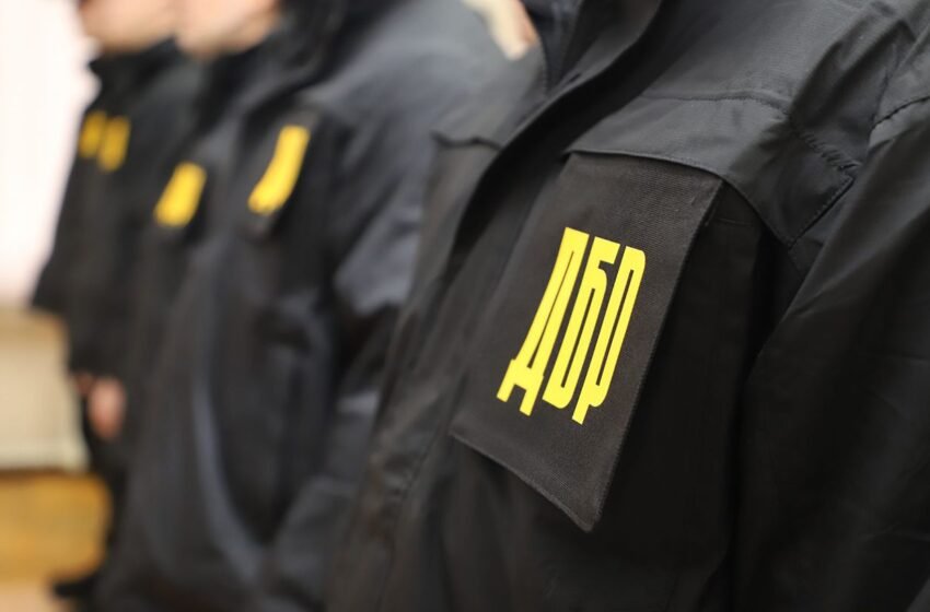  Керівник оборонного заводу здав його на брухт і купив елітні авто: деталі афери