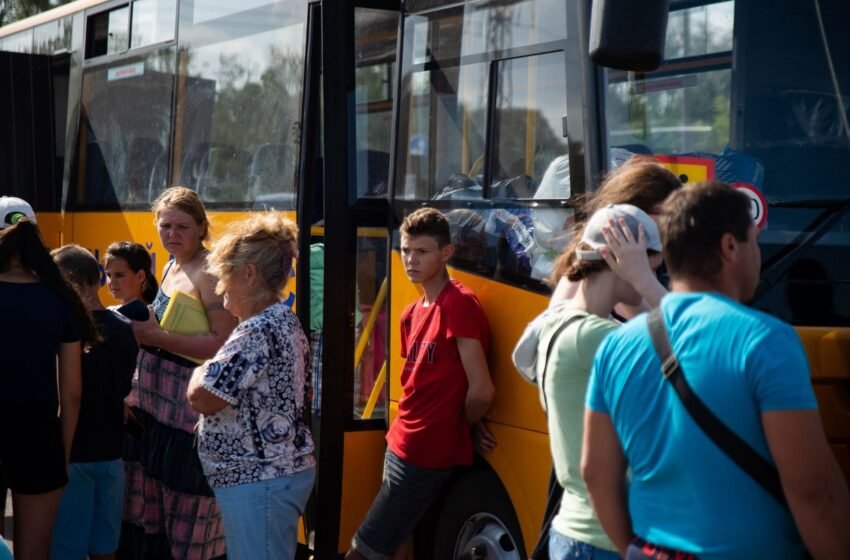  На Харківщині розширили примусову евакуацію одразу з трьох районів