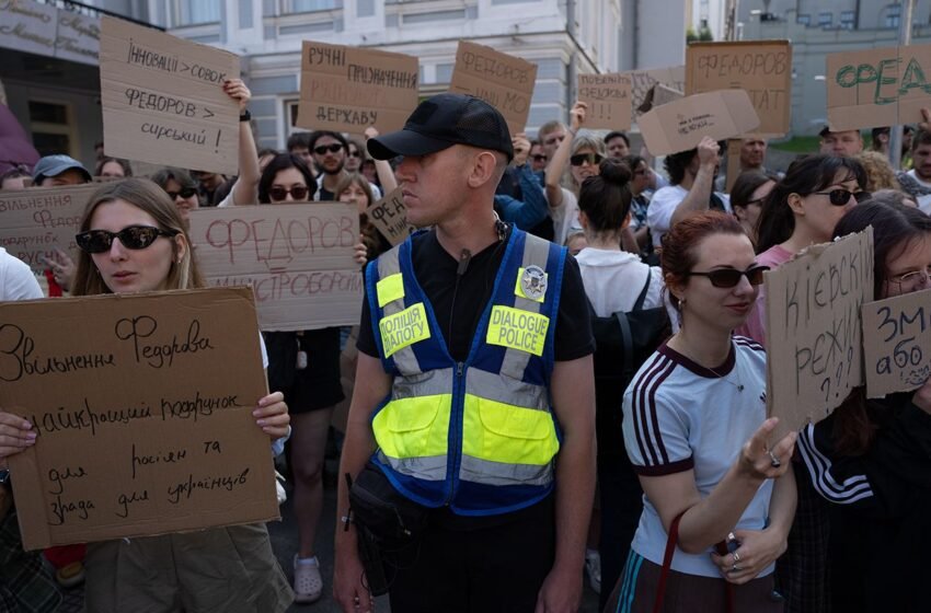  У мережі пишуть про “репресії в армії” через протести за Федорова: у Зеленського відреагували