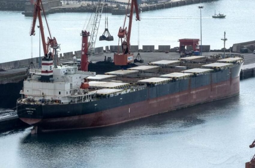  Біля берегів Румунії пошкоджено судно, яке перевозило вугілля зі США до України