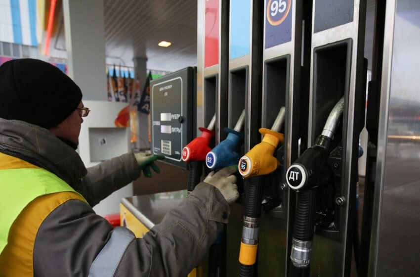  Україна розбиває два останні НПЗ, які забезпечують Москву пальним, – ЗМІ