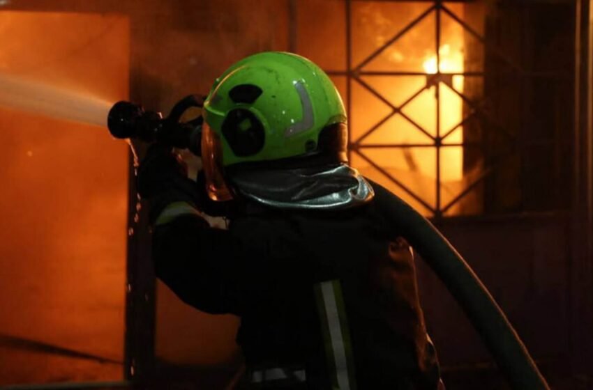  У Києві після балістичного удару спалахнула пожежа, є постраждалі: всі наслідки атаки