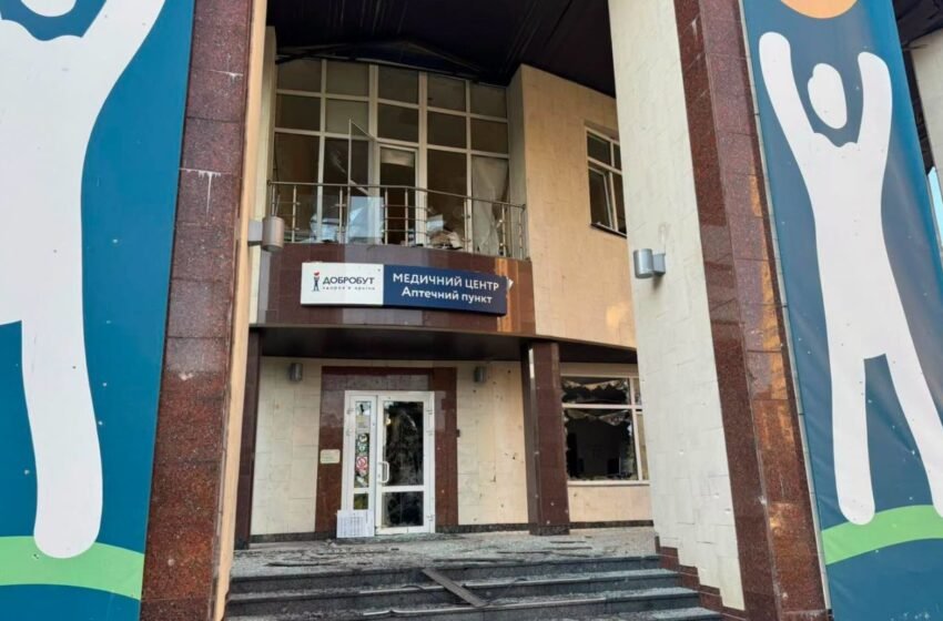  “Добробут” на Позняках у Києві закрили на кілька днів після прильоту балістики