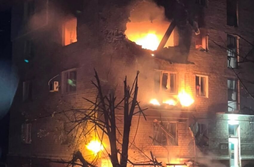  Поліцейські показали кадри перших хвилин після удару РФ по Марганцю