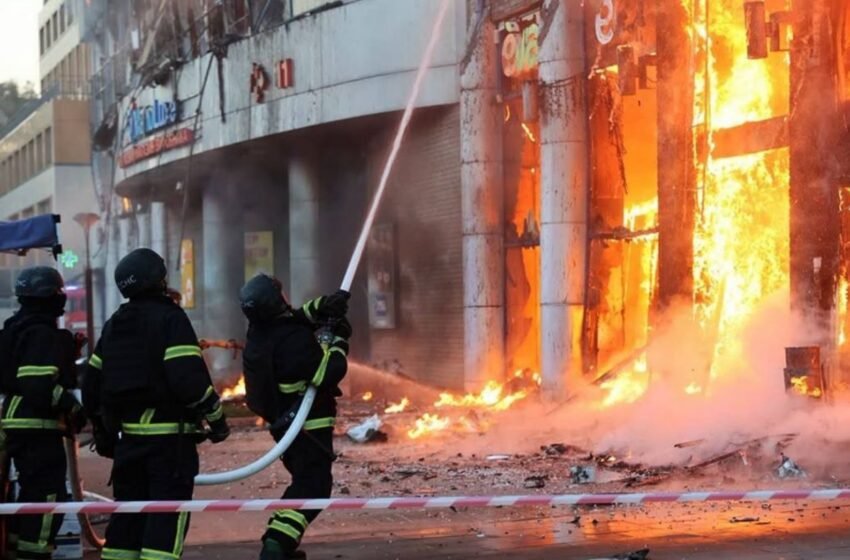  Який вигляд має ТЦ “Новий Континент” у Дніпрі після удару РФ: фото та відео
