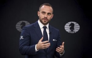 Розенштейн назвав нове керівництво ФІДЕ “ганьбою” і заперечив зв’язки з Росією